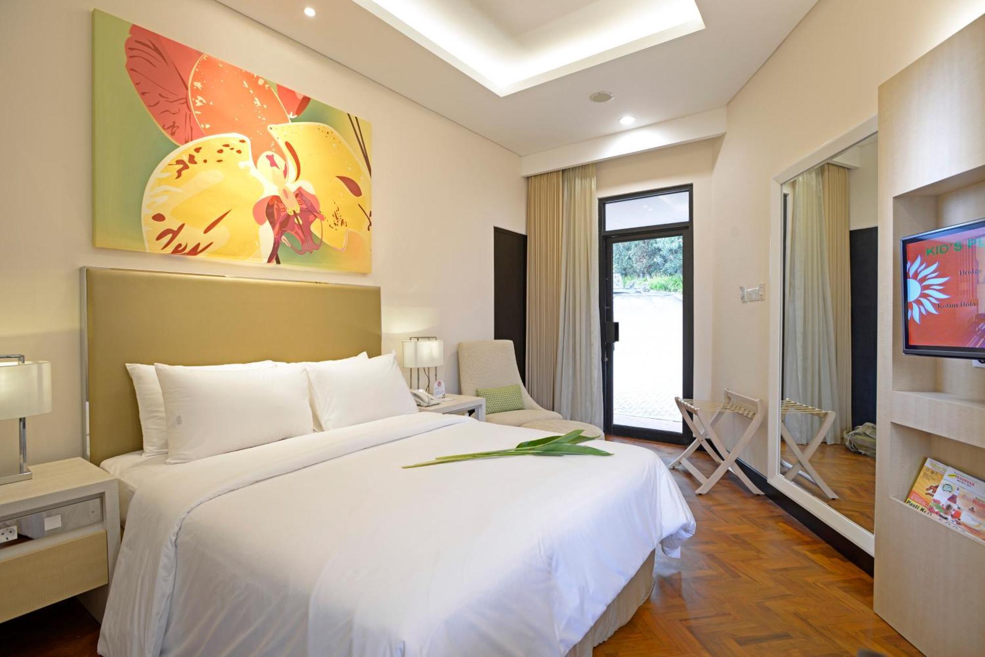 Surya Hotel & Cottages Prigen Exterior foto