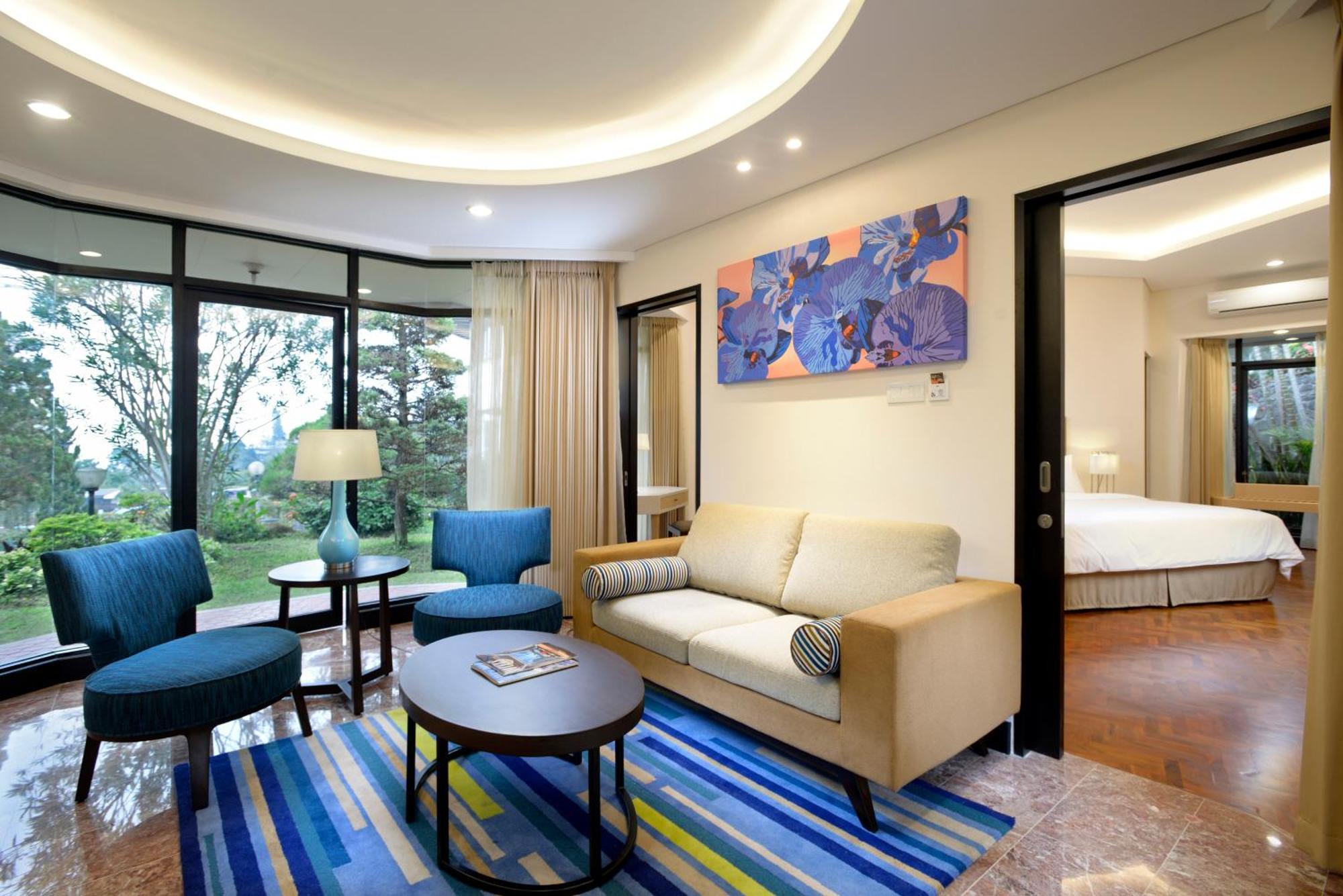 Surya Hotel & Cottages Prigen Exterior foto