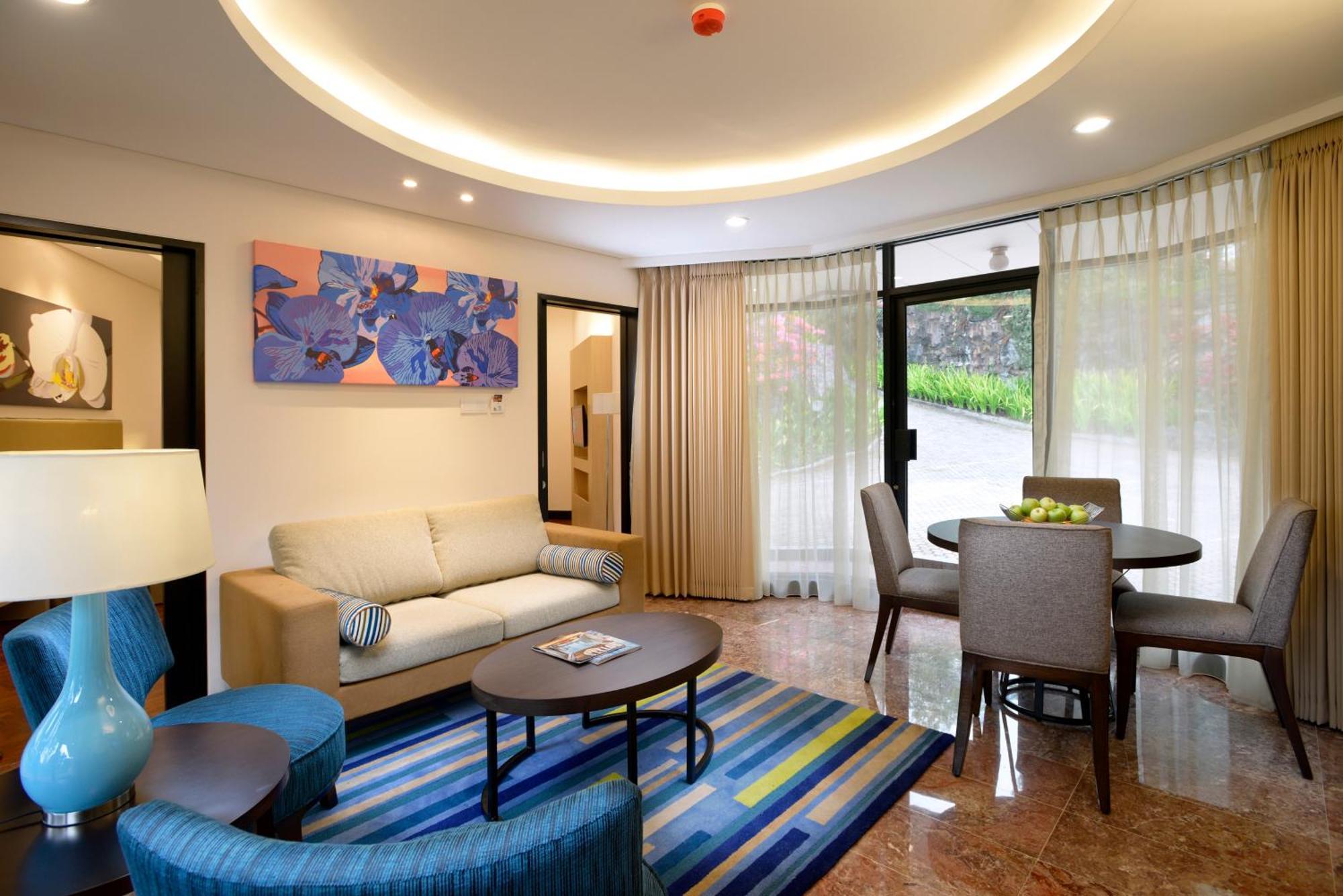 Surya Hotel & Cottages Prigen Exterior foto