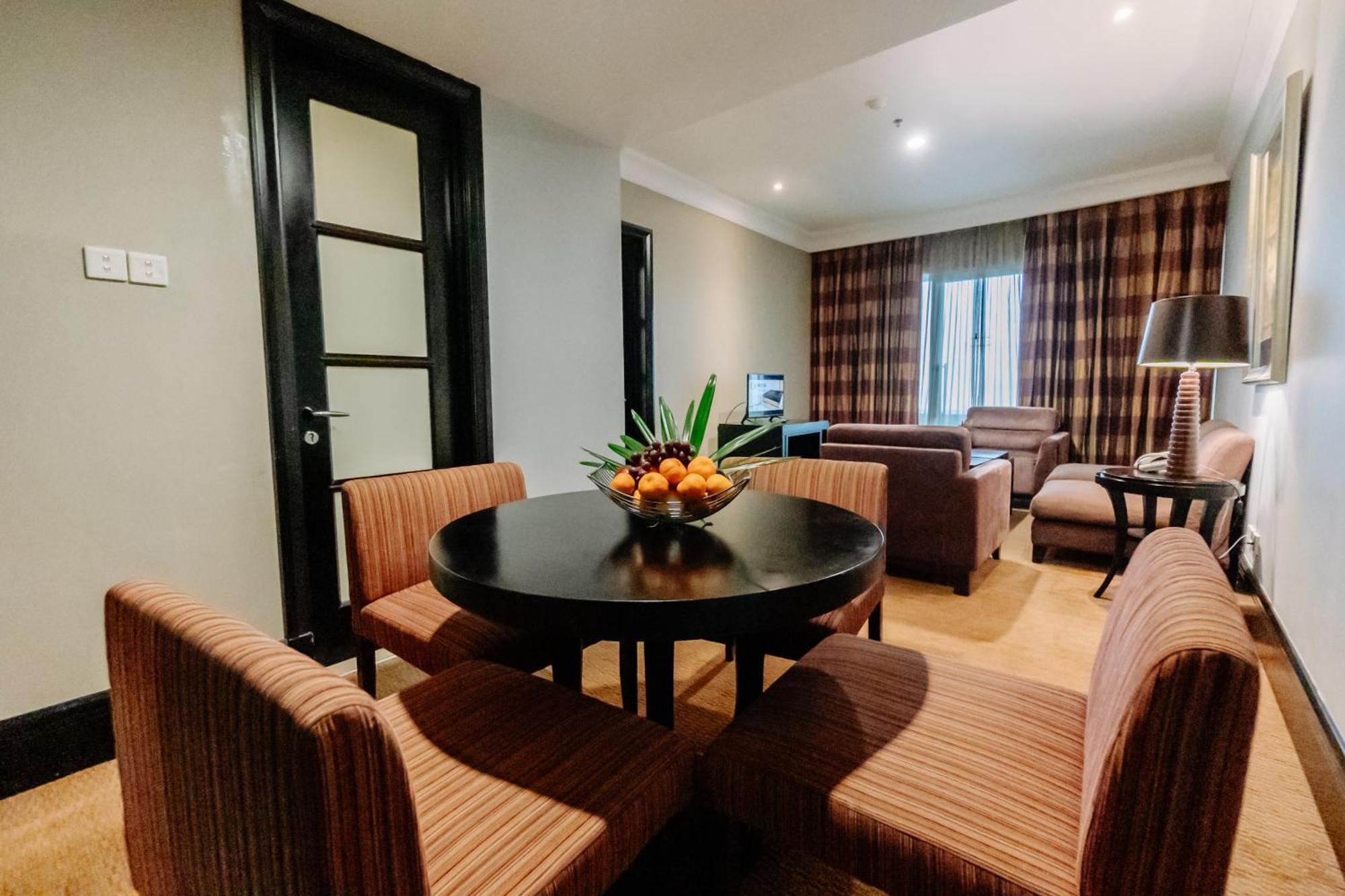 Surya Hotel & Cottages Prigen Exterior foto