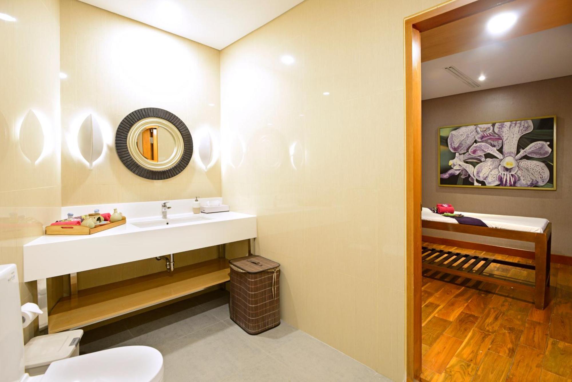 Surya Hotel & Cottages Prigen Exterior foto