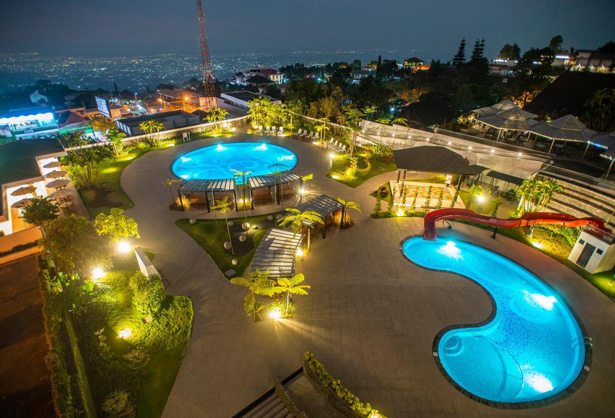 Surya Hotel & Cottages Prigen Exterior foto