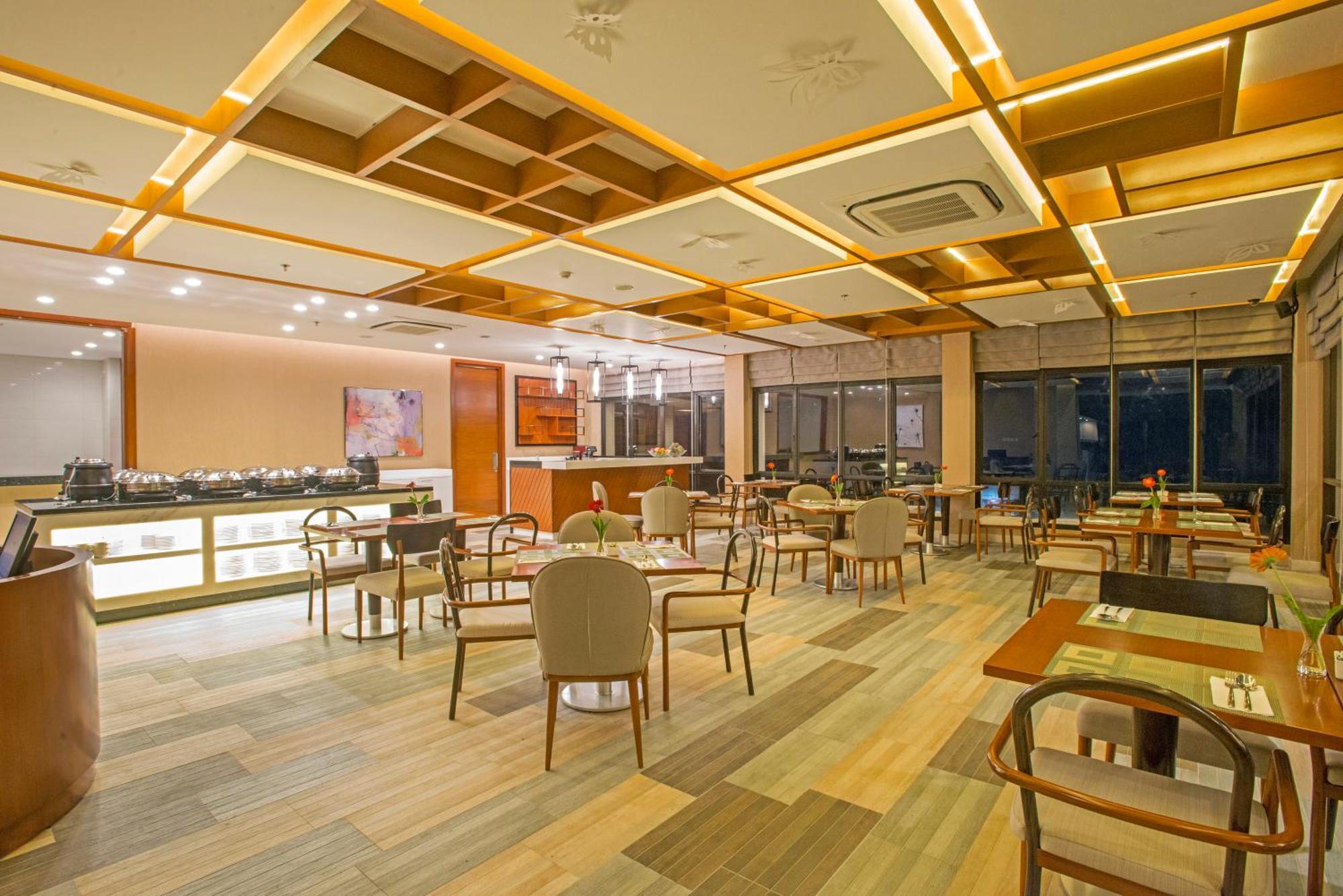 Surya Hotel & Cottages Prigen Exterior foto