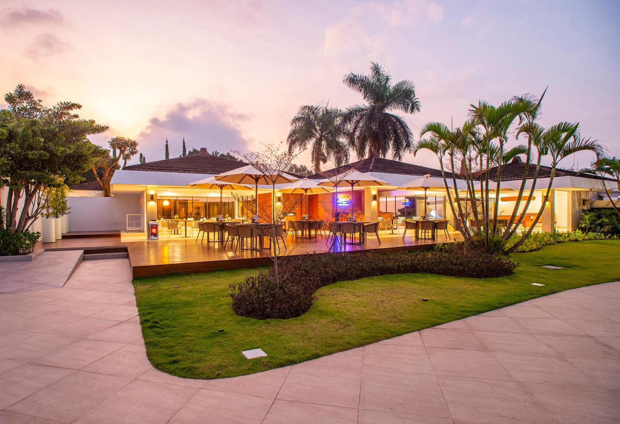 Surya Hotel & Cottages Prigen Exterior foto