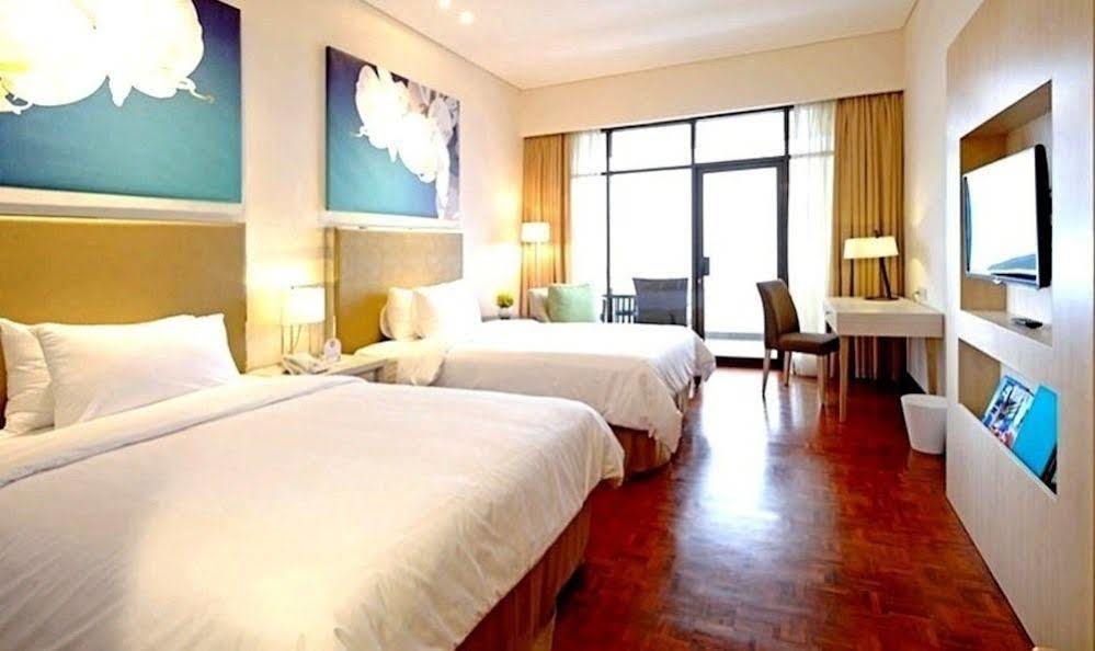 Surya Hotel & Cottages Prigen Exterior foto